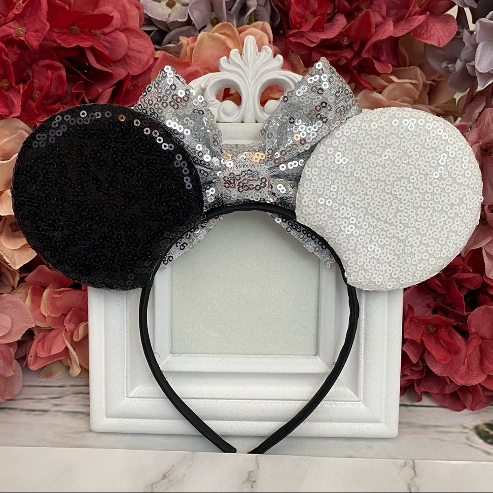 Minnie Mouse Nightmare Before Christmas Headband - Picture 8 of 11